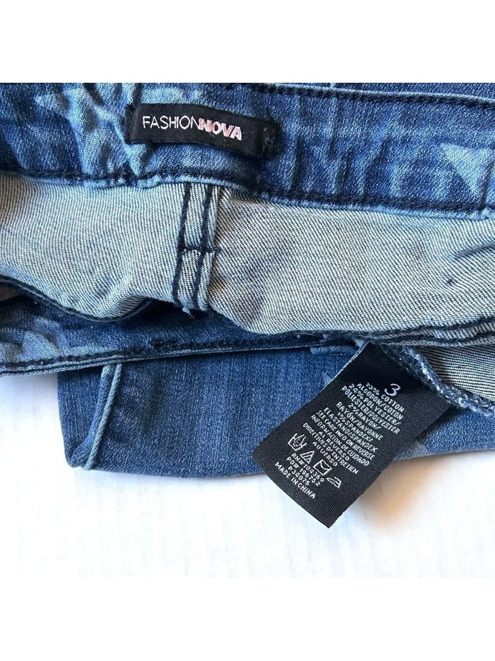 Fashion Nova Star Distressed High Rise Bootcut Jeans Size 3 - Picture 11 of 11